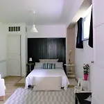 Invito Al Viaggio Couette-café Giardini-Naxos
