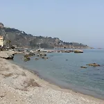 Invito Al Viaggio Couette-café Giardini-Naxos