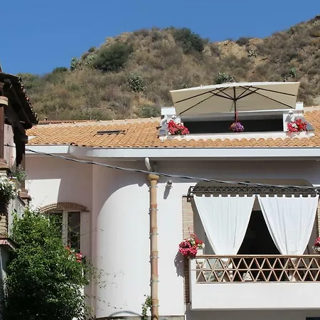 Couette-café Invito Al Viaggio 4*