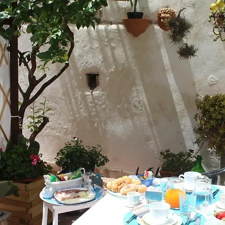 Oda ve Kahvaltı Invito Al Viaggio Giardini Naxos