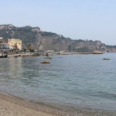 Invito Al Viaggio לינה וארוחת בוקר גיארדיני נאקסוס